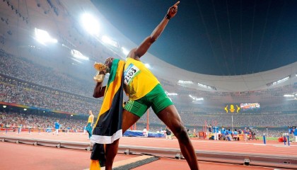 开云体育登入-_青年街头表演：运动与艺术的交融_，运动街头风格